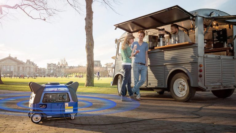 2014-Yamaha-EF3000I-EU-Detail-002-03