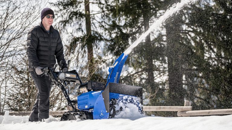 2016-Yamaha-YT660-EU-Blue-Action-002-03