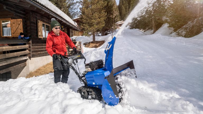 2016-Yamaha-YT660-EU-Blue-Action-003-03