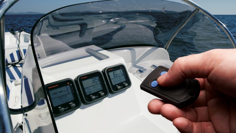 2017-Yamaha-F60-EU-Detail-006-03