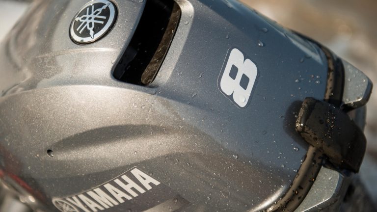 2019-Yamaha-F8-EU-Detail-001-03