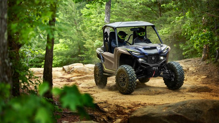 2023-Yamaha-YXE1000EW-23S2-EU-Titan___Midnight_Blue-Action-002-03