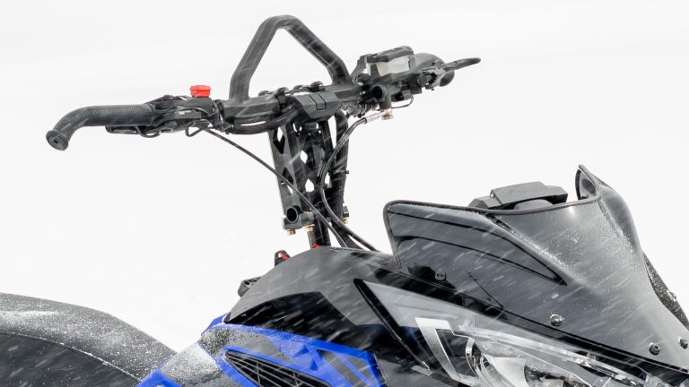 2024-Yamaha-MNTN-MAX-154-EU-Detail-008-03