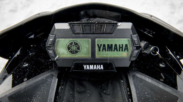 2024-Yamaha-MNTN-MAX-154-EU-Detail-010-03