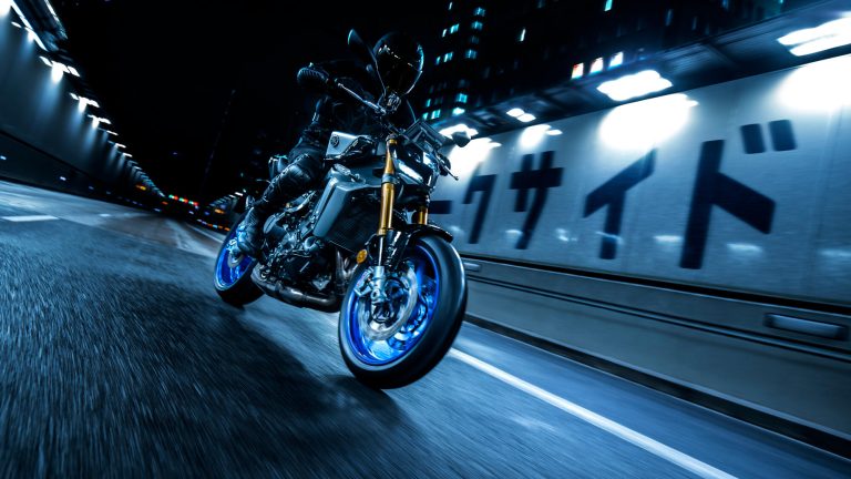 2024-Yamaha-MT09DX-EU-Icon_Performance-Action-006-03