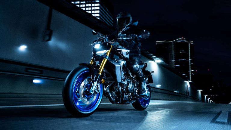 2024-Yamaha-MT09DX-EU-Icon_Performance-Action-008-03