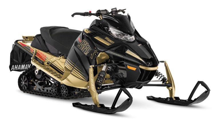 2024-Yamaha-SIDEWINDER-S-RX-EU-Nebura_Gold___Black-Studio-001-03