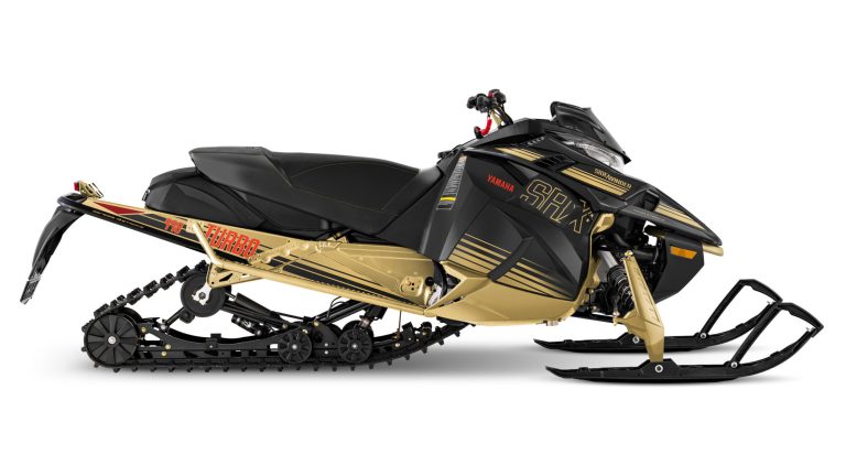 2024-Yamaha-SIDEWINDER-S-RX-EU-Nebura_Gold___Black-Studio-002-03