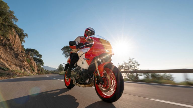 2024-Yamaha-XS850GP-EU-Legend_Red-Action-002-03