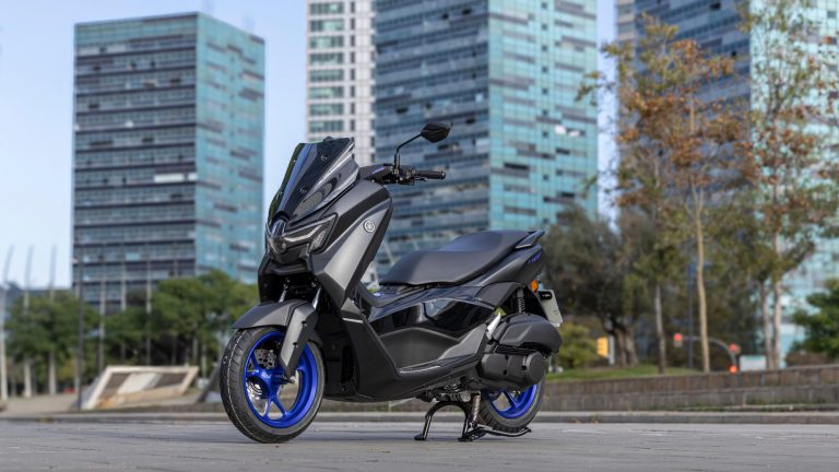 2025-Yamaha-G125YM-EU-Icon_Black_-Accessorized-detail-008-03