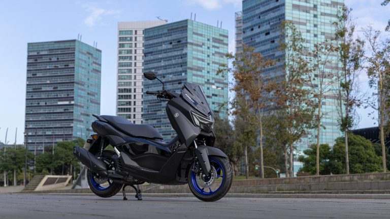 2025-Yamaha-G125YM-EU-Icon_Black_-Accessorized-detail-011-03