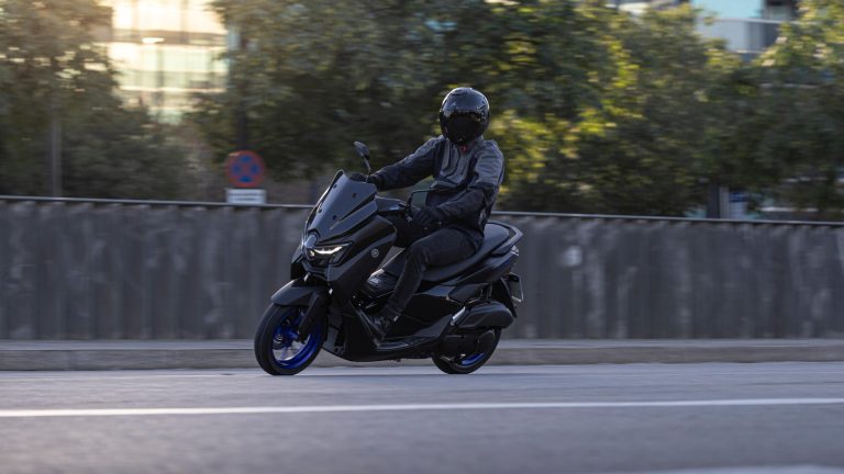 2025-Yamaha-G125YM-EU-Icon_Black_-Accessorized-detail-014-03