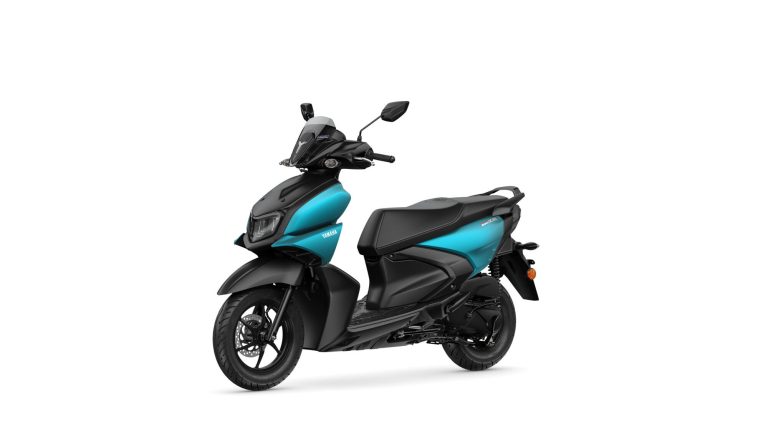 2025-Yamaha-LCG125-EU-Matt_Cyan-Studio-007-03
