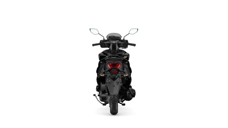 2025-Yamaha-LCG125-EU-Midnight_Black-Studio-004-03