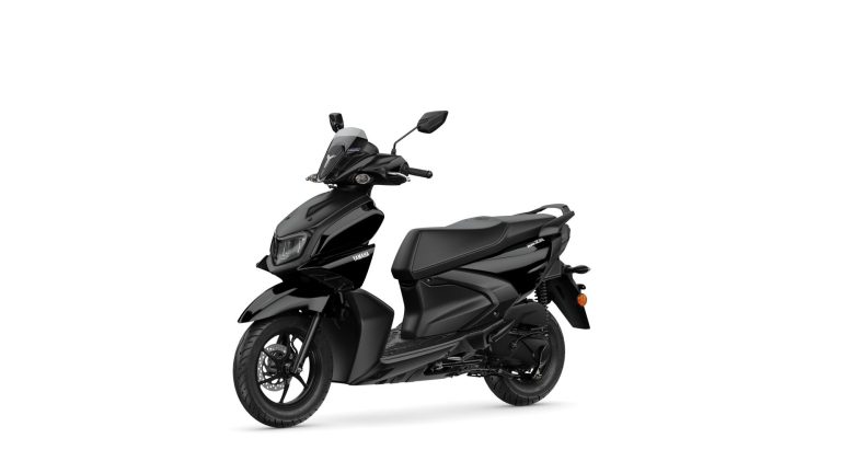 2025-Yamaha-LCG125-EU-Midnight_Black-Studio-007-03