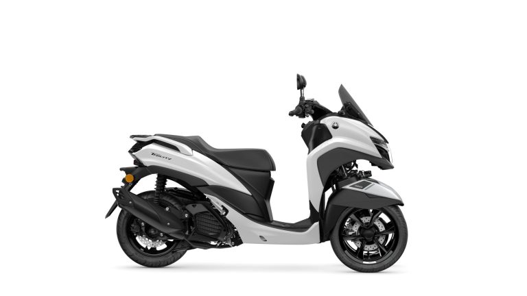 2025-Yamaha-LMW125YM-EU-Milky_White-Studio-002-03