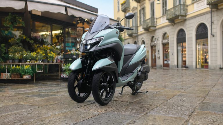 2025-Yamaha-LMW125YM-EU-Zen_Green-Static-001-03