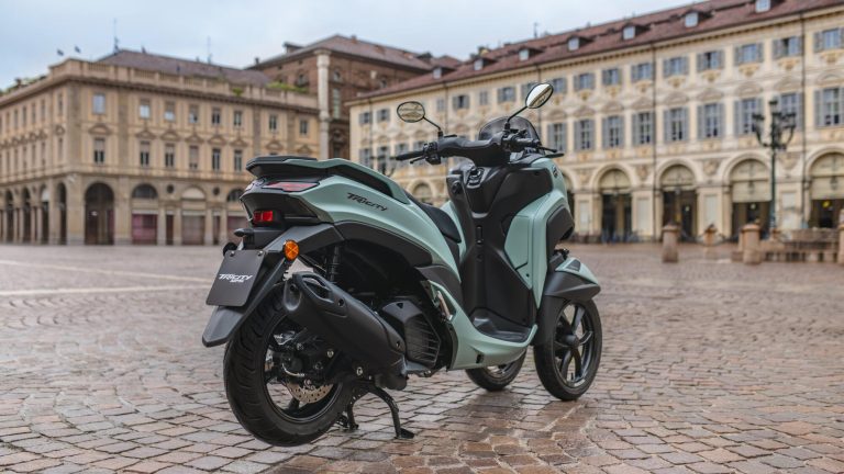 2025-Yamaha-LMW125YM-EU-Zen_Green-Static-009-03