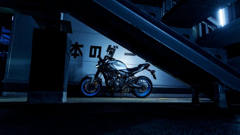 2025-Yamaha-MT07A-EU-Ice_Storm-Static-004-03