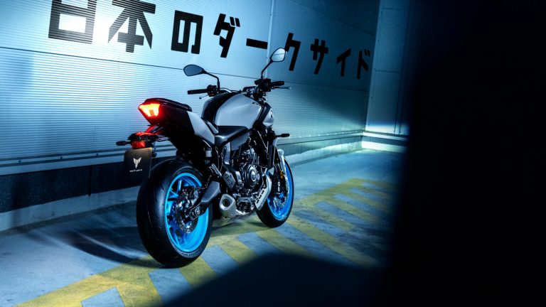 2025-Yamaha-MT07A-EU-Ice_Storm-Static-005-03