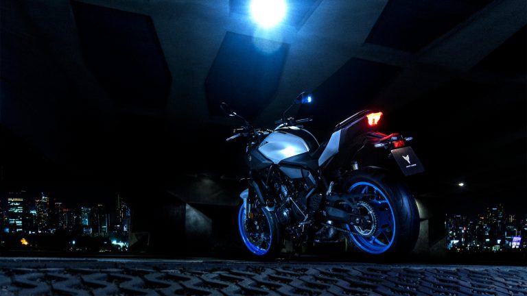 2025-Yamaha-MT07A-EU-Ice_Storm-Static-008-03