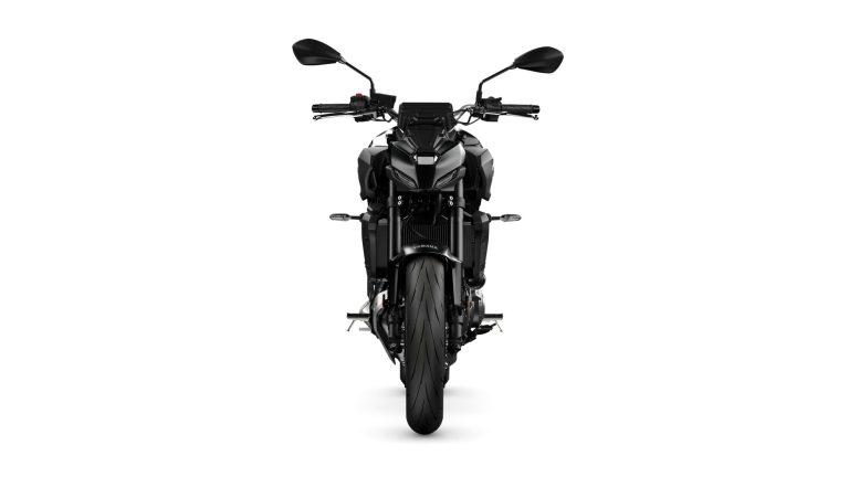 2025-Yamaha-MT07A-EU-Tech_Black-Studio-006-03