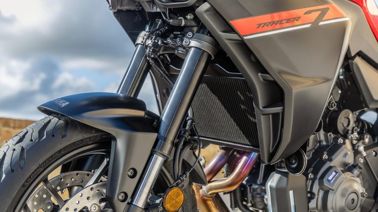 2025-Yamaha-MT07TR-EU-NA-Detail-003-03