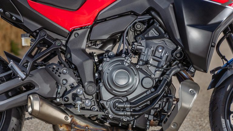 2025-Yamaha-MT07TR-EU-NA-Detail-010-03