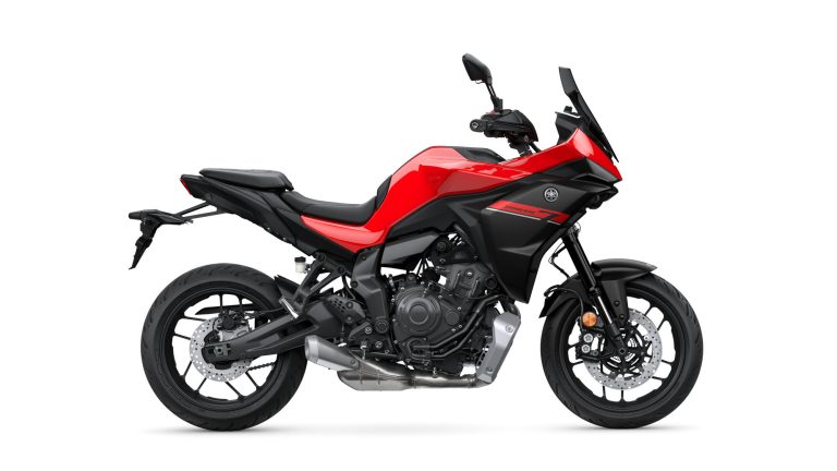 2025-Yamaha-MT07TR-EU-Redline-Studio-002-03