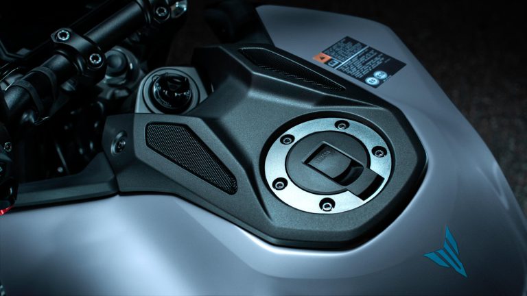 2025-Yamaha-MT09A-EU-Detail-004-03