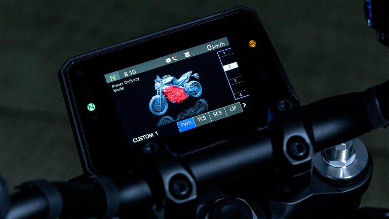 2025-Yamaha-MT09A-EU-Detail-006-03