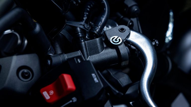 2025-Yamaha-MT09A-EU-Detail-009-03