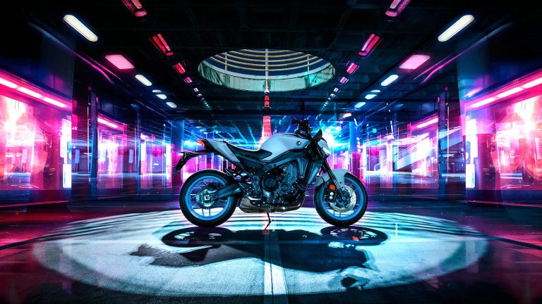 2025-Yamaha-MT09A-EU-Ice_Storm-Static-002-03