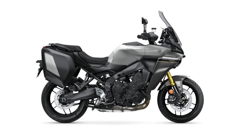 2025-Yamaha-MT09ATRDX-EU-Ceramic_Ice-Studio-002-03