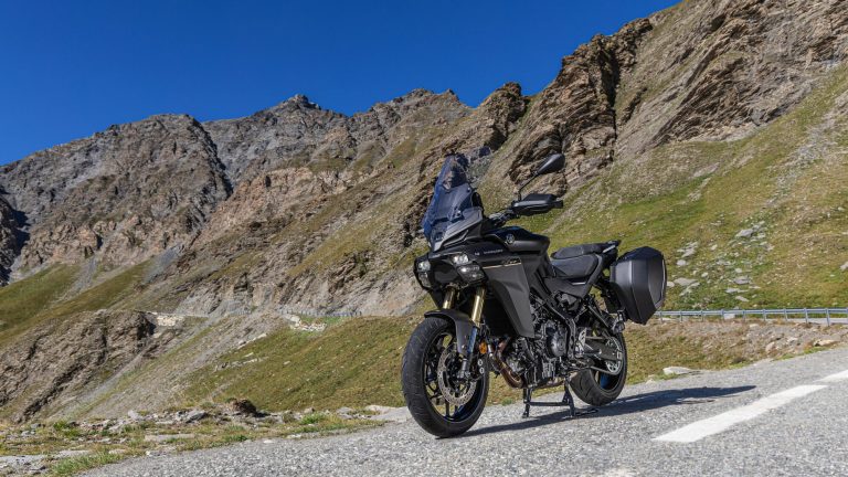 2025-Yamaha-MT09ATRDX-EU-Tech_Back-Static-001-03