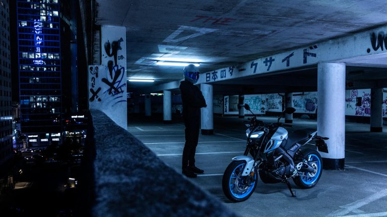 2025-Yamaha-MT125A-EU-Ice_Storm-Static-001-03