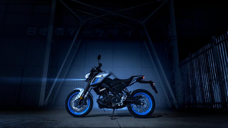 2025-Yamaha-MT125A-EU-Ice_Storm-Static-007-03