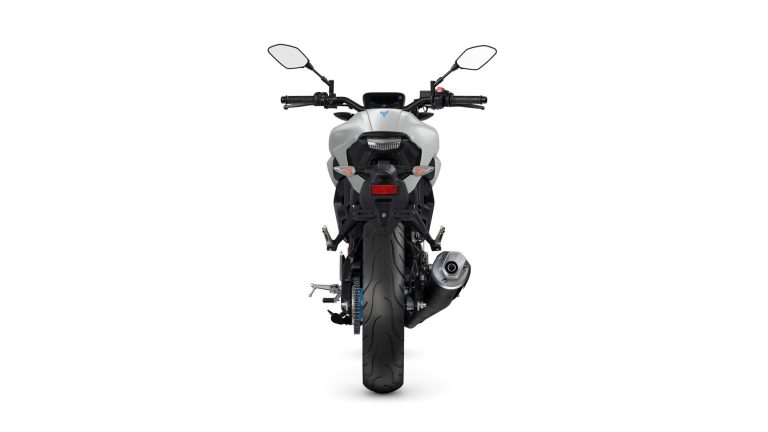 2025-Yamaha-MT125A-EU-Ice_Storm-Studio-003-03