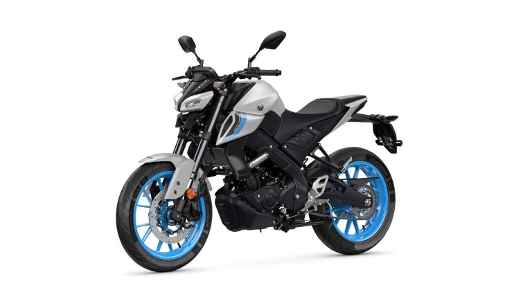 2025-Yamaha-MT125A-EU-Ice_Storm-Studio-005-03