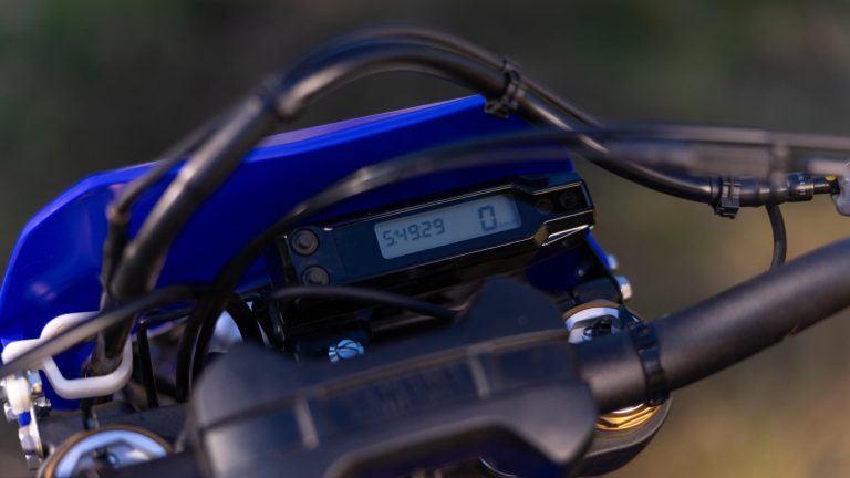2025-Yamaha-WR250F-EU-Icon_Blue-Detail-006-03