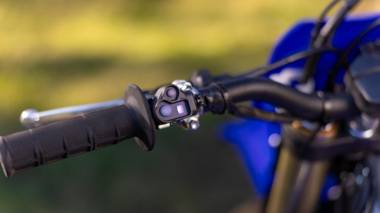 2025-Yamaha-WR250F-EU-Icon_Blue-Detail-009-03