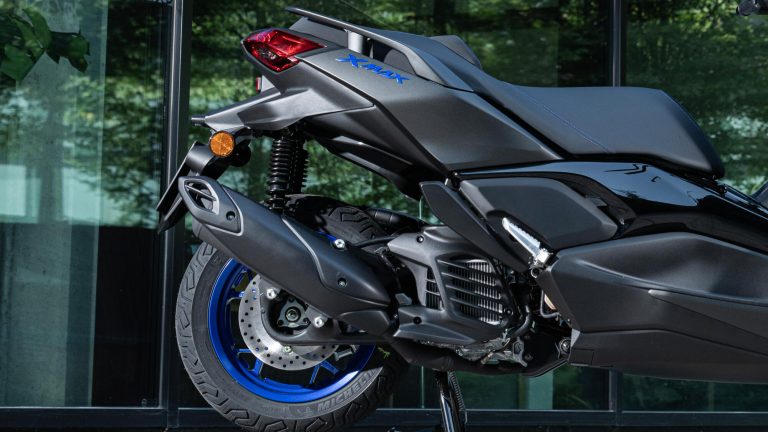 2025-Yamaha-XMAX125A-EU-Icon_Black-Detail-005-03