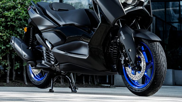 2025-Yamaha-XMAX125A-EU-Icon_Black-Detail-010-03