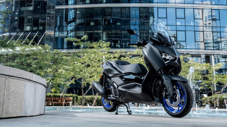 2025-Yamaha-XMAX125A-EU-Icon_Black_-Static-001-03
