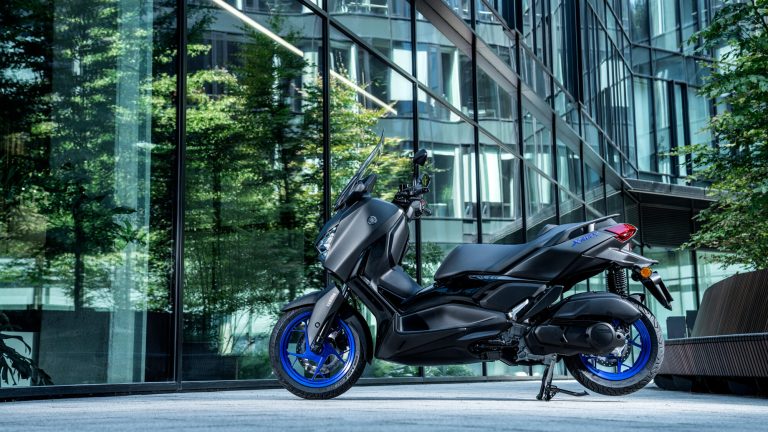 2025-Yamaha-XMAX125A-EU-Icon_Black_-Static-005-03