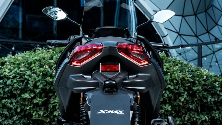 2025-Yamaha-XMAX125A-EU-Icon_Black_-Static-006-03
