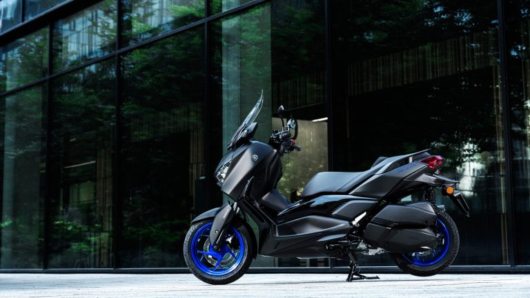 2025-Yamaha-XMAX300A-EU-Icon_Black_-Static-005-03