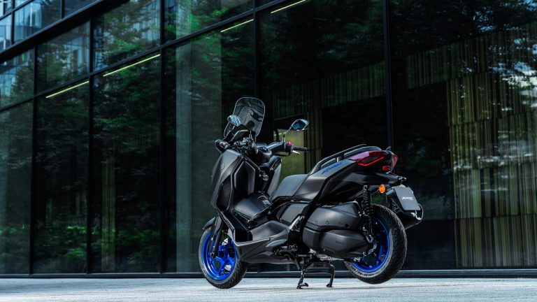 2025-Yamaha-XMAX300A-EU-Icon_Black_-Static-008-03