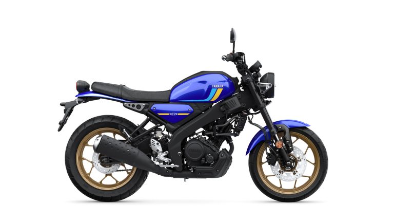 2025-Yamaha-XS125-EU-Yamaha_Blue-Studio-002-03