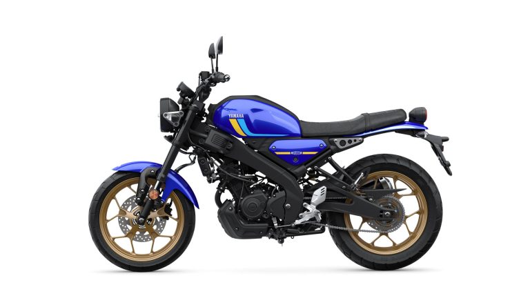 2025-Yamaha-XS125-EU-Yamaha_Blue-Studio-006-03